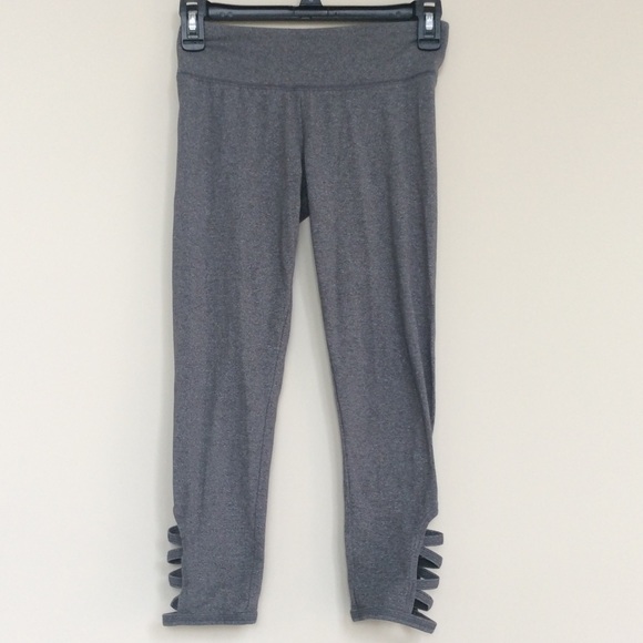 SO Pants - Capri Leggings Grey Detail